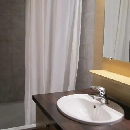 à Avec Wifi Et Parking, Animaux Acceptés - Fr-1-512-245 * Brides-les-Bains