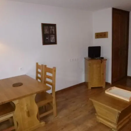 à Avec Wifi Et Parking, Animaux Acceptés - Fr-1-512-245 Appartement
